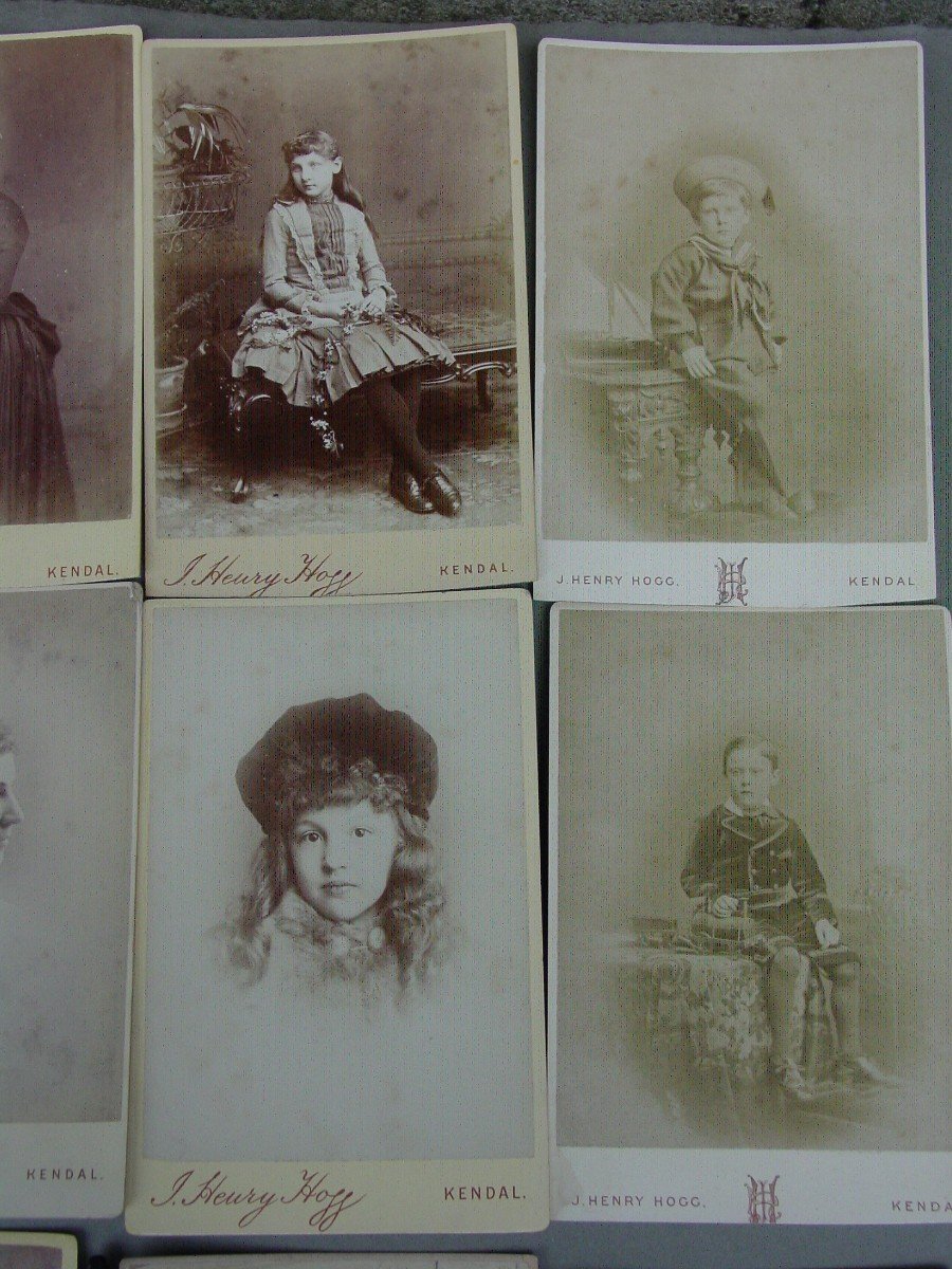 (format: 16.8 X 10.8 Cm.) 12 Portraits Of English Bourgeois Around 1885 -photo-2