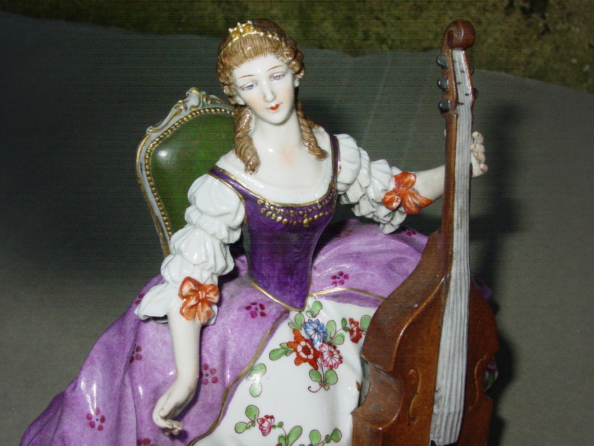 A. Muller Volkstedt Dresden Porcelain Woman With Cello Circa 1920 Figurine-photo-3