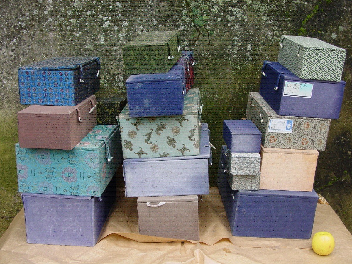 China Lot Of Fabric Boxes For Hard Stones Jade Coral Sculptures-photo-1