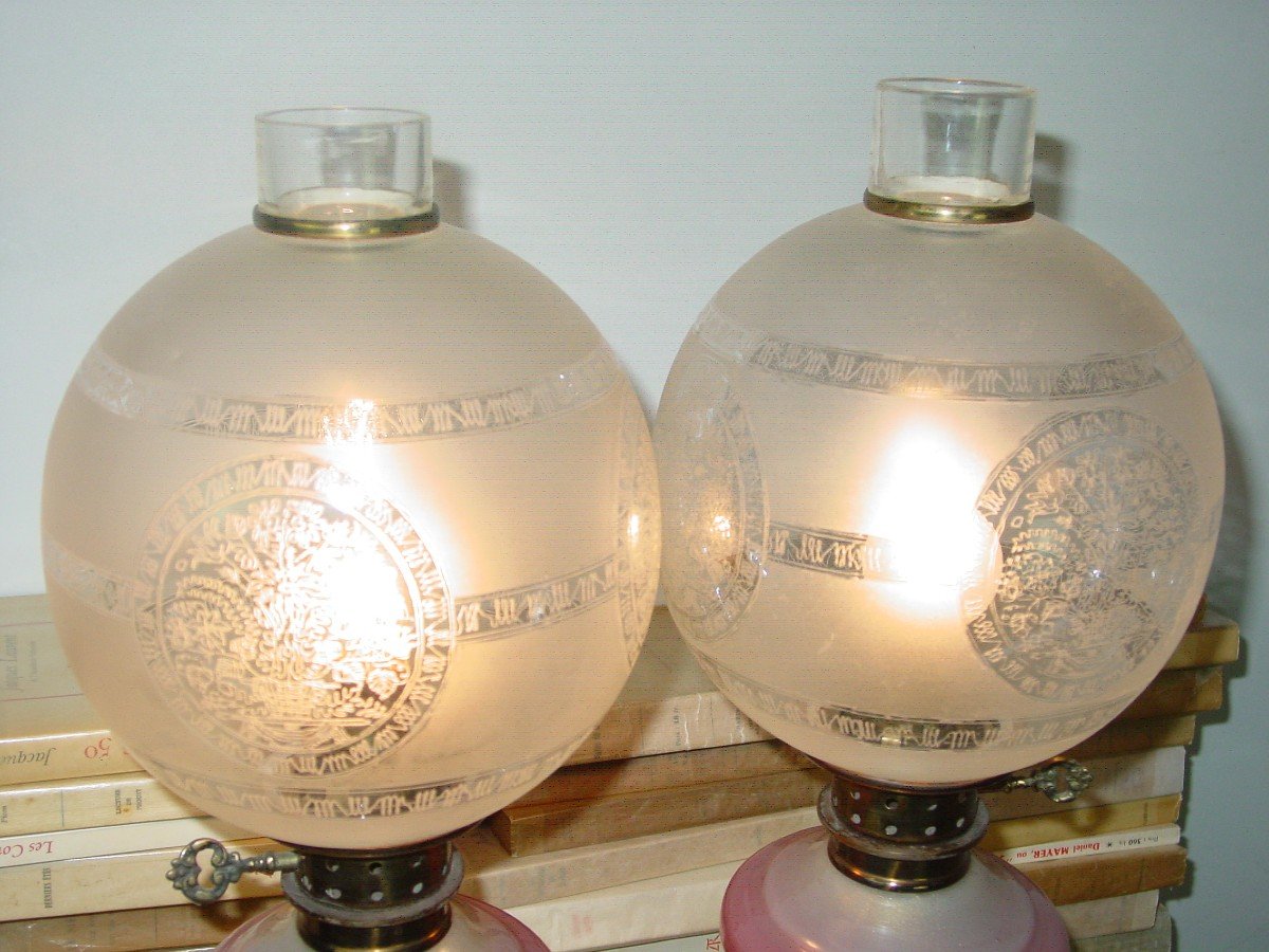 Pair Of Murano Lamps Or Consorts 1960 Styl Charles X Decor Opaline Gorge De Pigeon Gold Spangles-photo-2