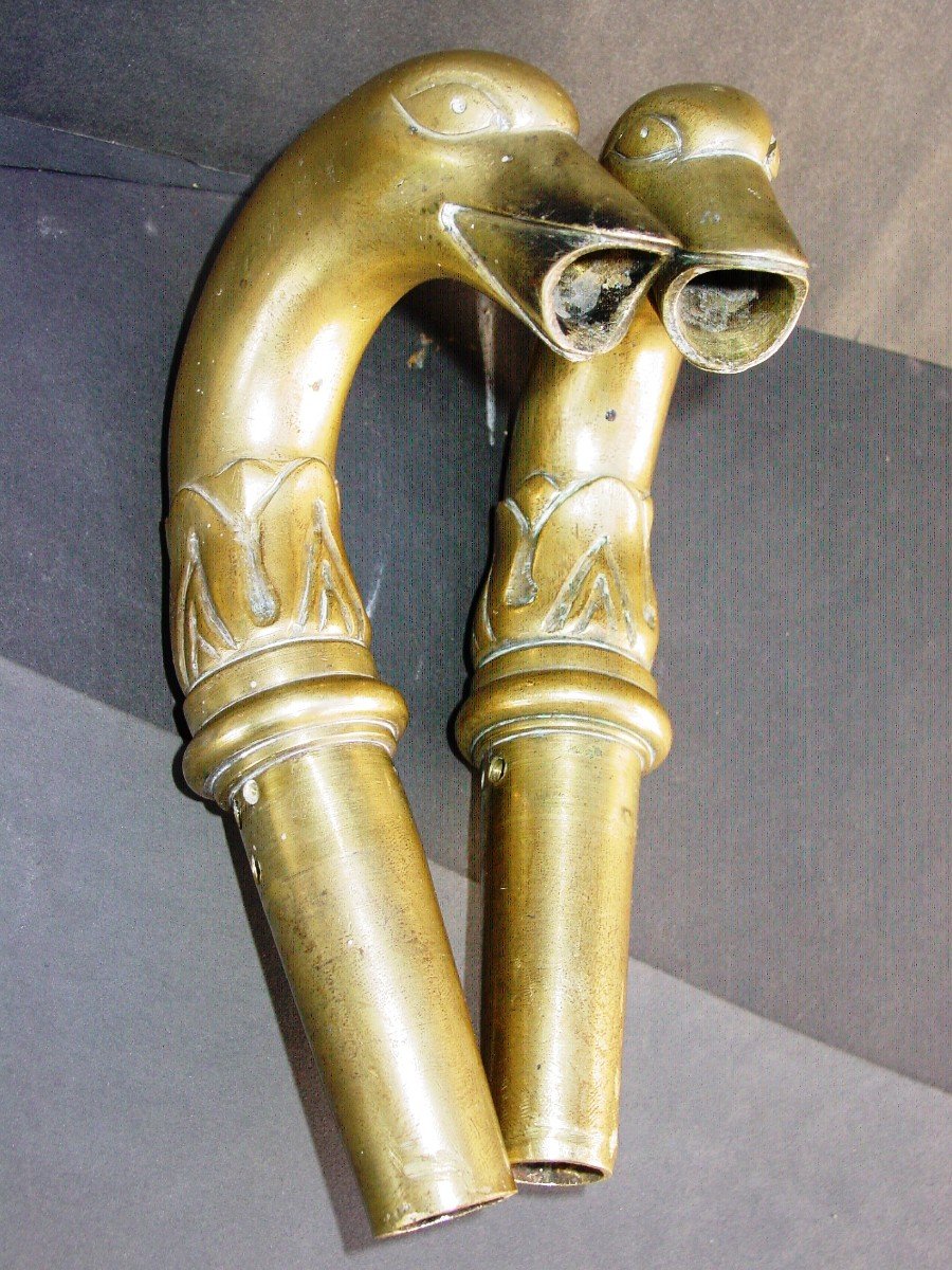 No - 477 - Robinet de fontaine en bronze col de cygne XIX ème siècle