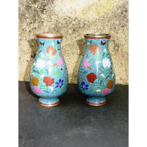 Paire De Vases En Cuivre Cloisonné De La Chine Du 19ème Siècle Cloisonnés