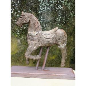 Cheval En Bois Sculpté 