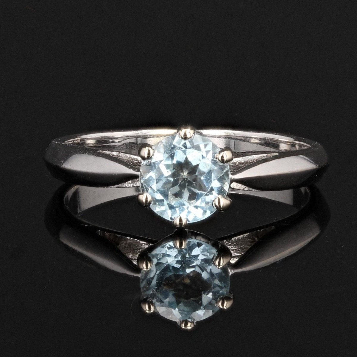 White Gold Aquamarine Solitaire Ring-photo-3