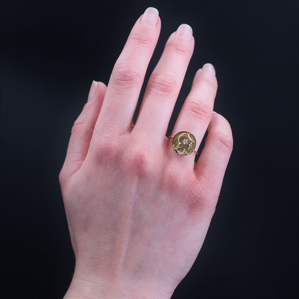 Old Round Ring In Diamond Minerva Gold-photo-2