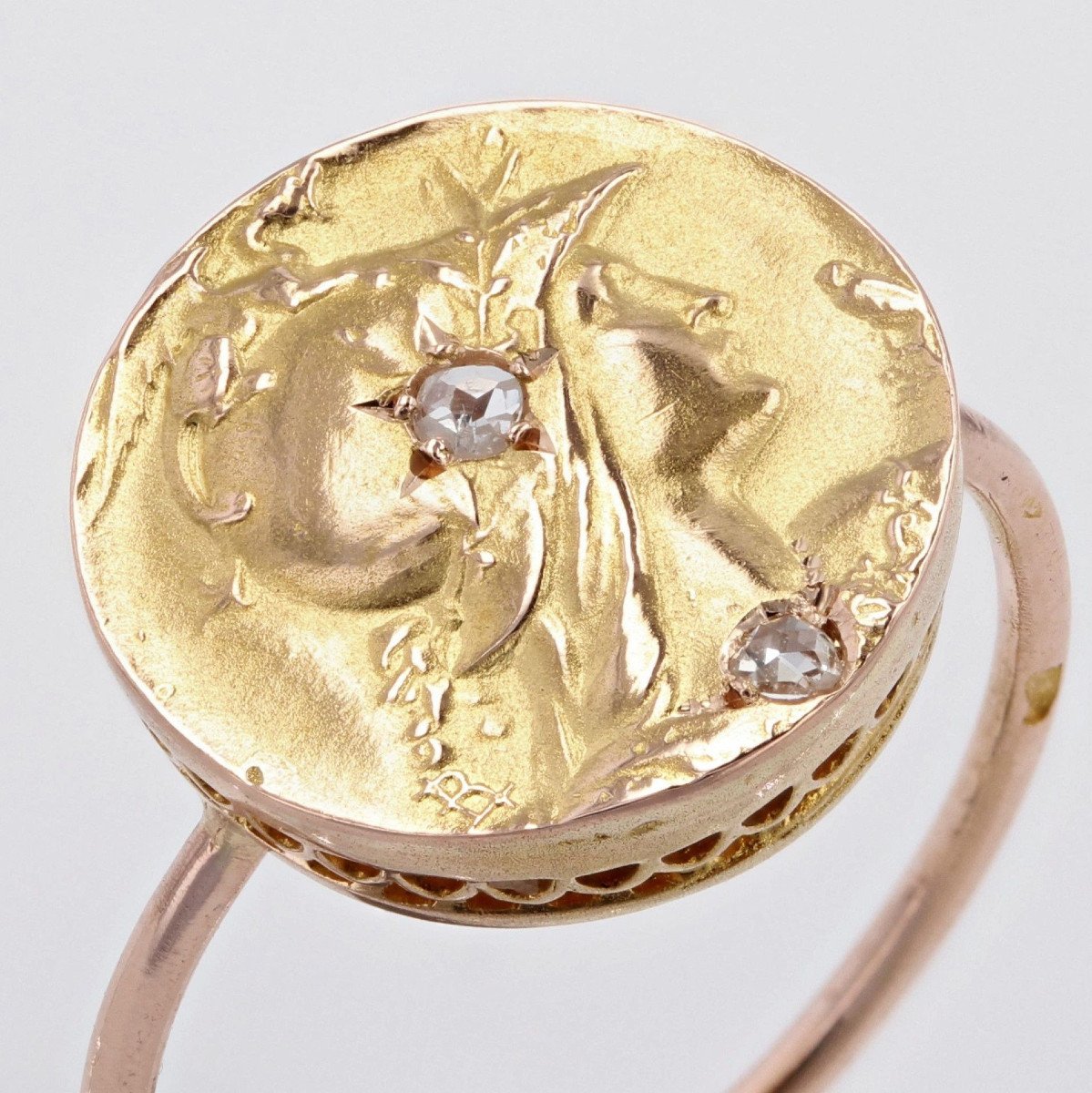 Old Round Ring In Diamond Minerva Gold-photo-4