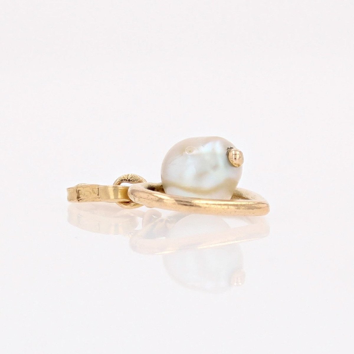 Yellow Gold Heart And Baroque Pearl Pendant-photo-3