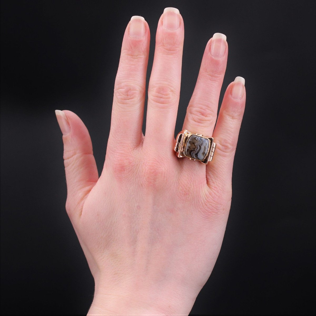 Antique Signet Ring In Gold And Zoned Agate-photo-2