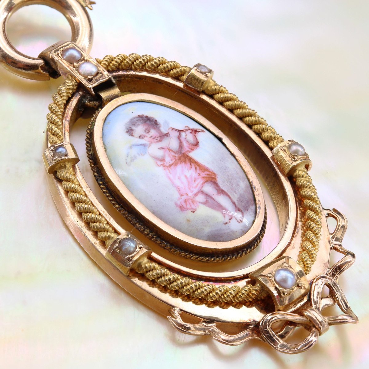 Old Miniature Pendant On Mother Of Pearl And Fine Pearls-photo-5