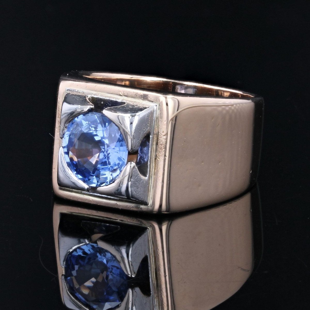 Sapphire Signet Ring In Gold-photo-3