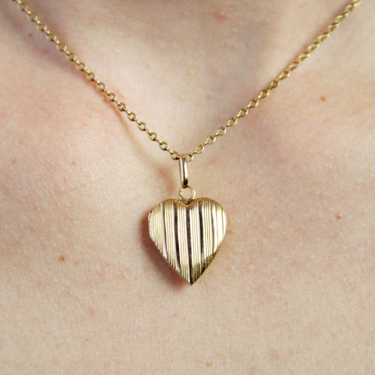 Rose Gold Heart Locket-photo-3