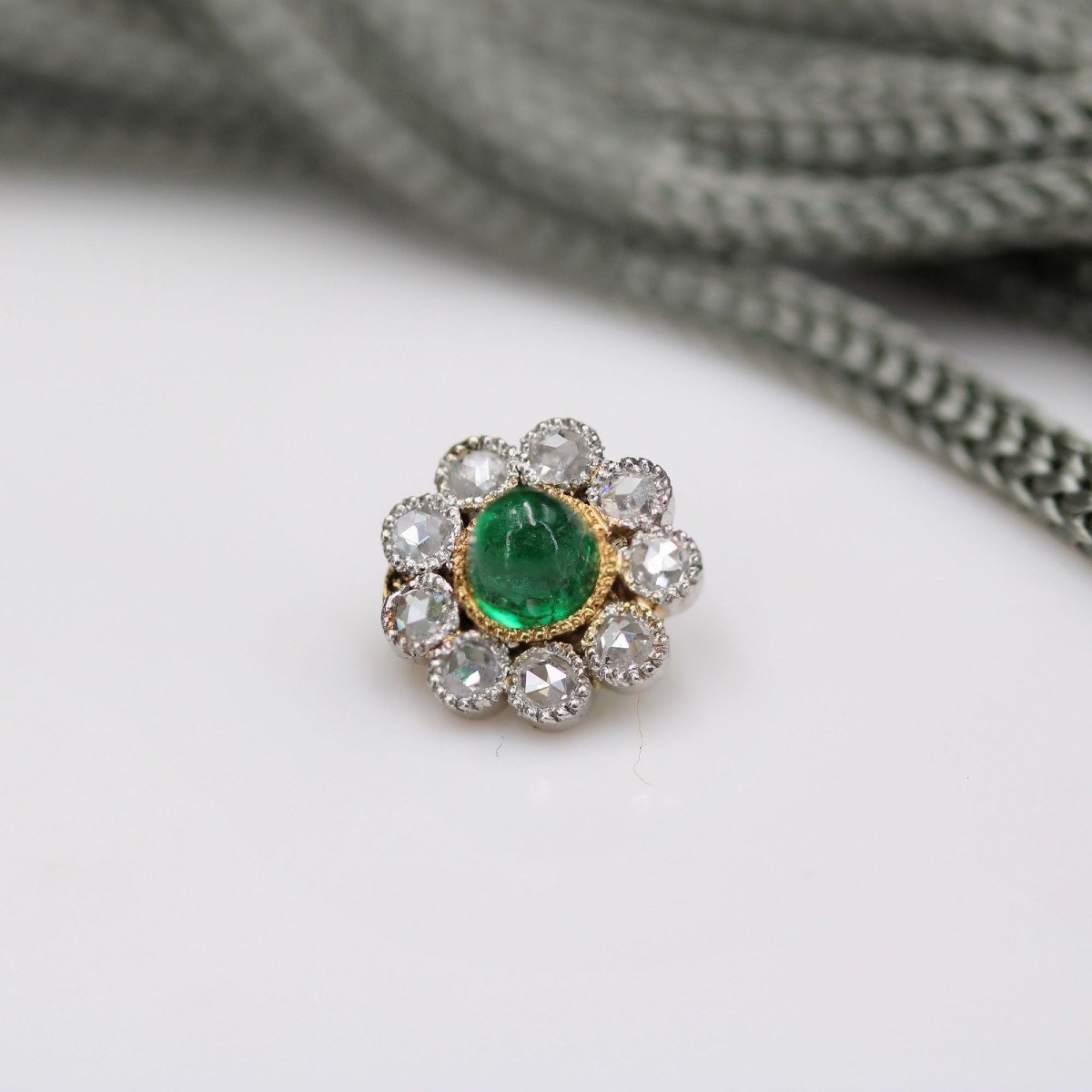 Antique Emerald Flower Cabochon And Diamond Pendant-photo-3