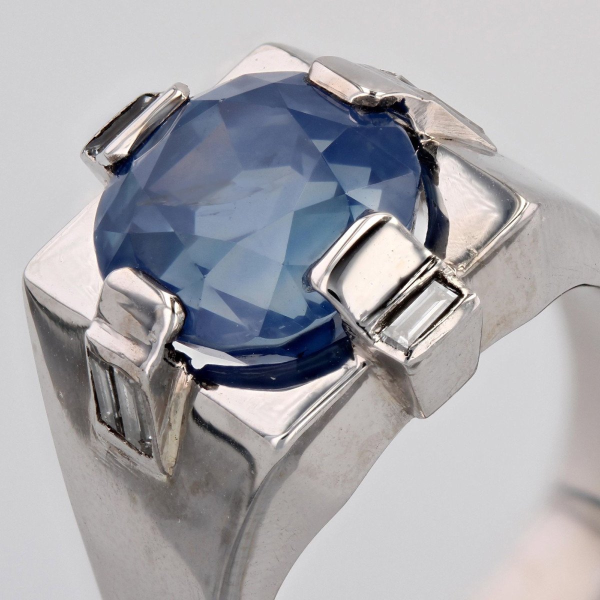 Art Deco Natural Ceylon Sapphire And Baguette Diamonds Signet Ring-photo-5