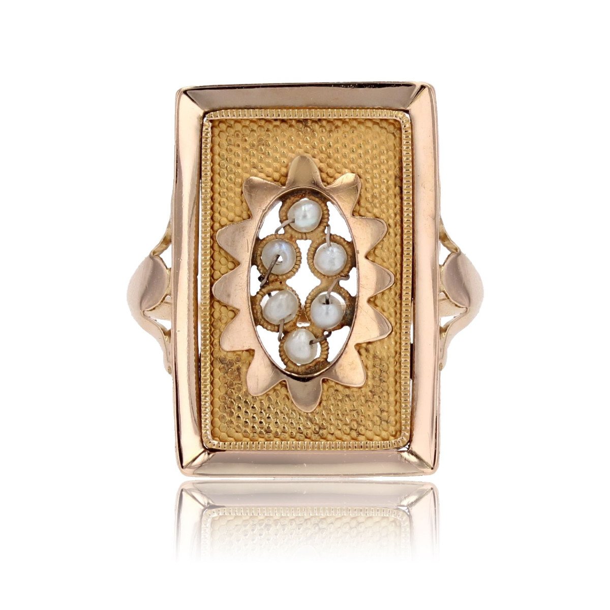 Old Rectangular Gold Ring And Fine Pearls