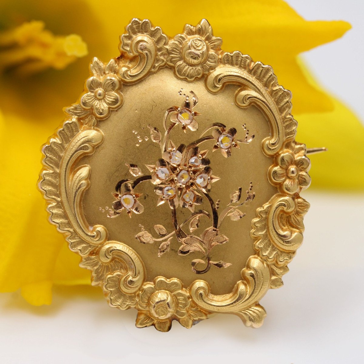 Old Brooch Yellow Gold And Rose Cut Diamonds-photo-3