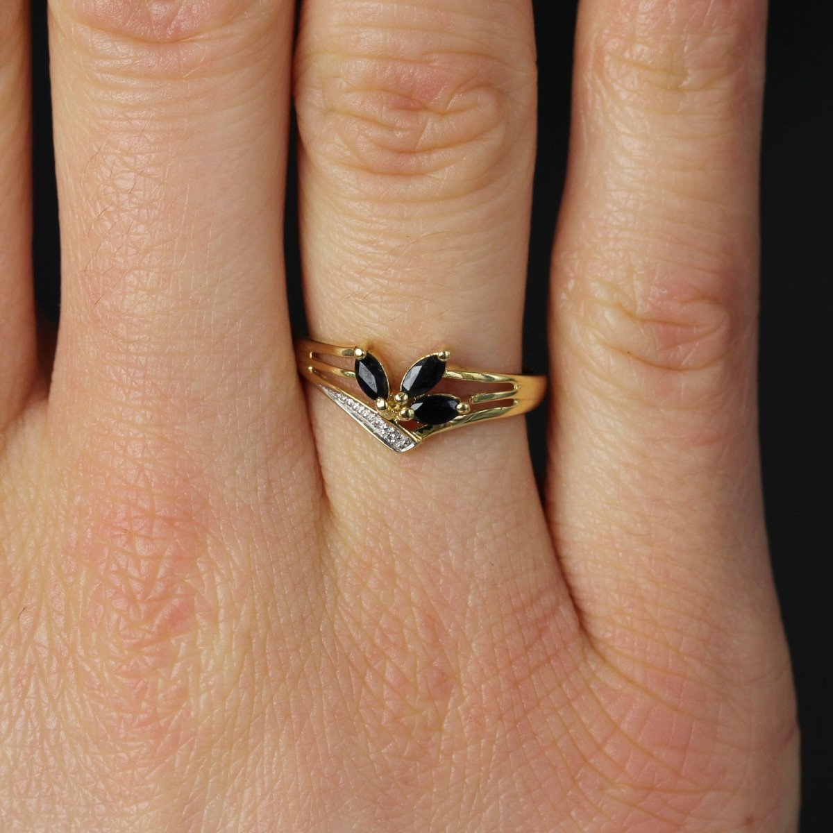 Second Hand Yellow Gold Sapphires Navette Diamond Ring-photo-2