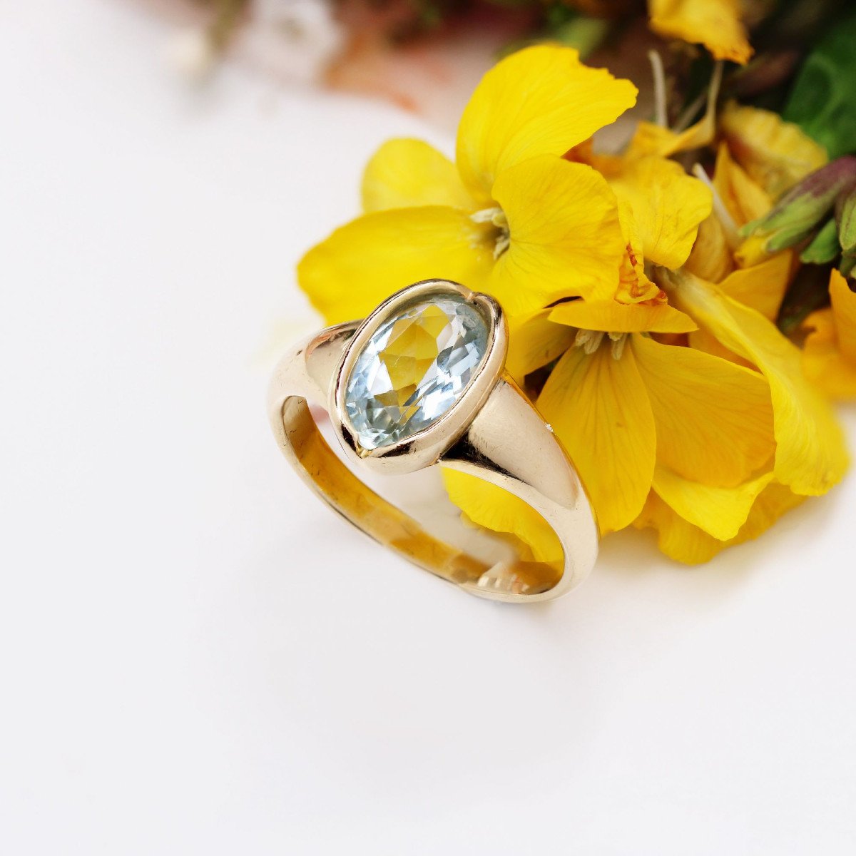 Aquamarine Ring In Yellow Gold-photo-6