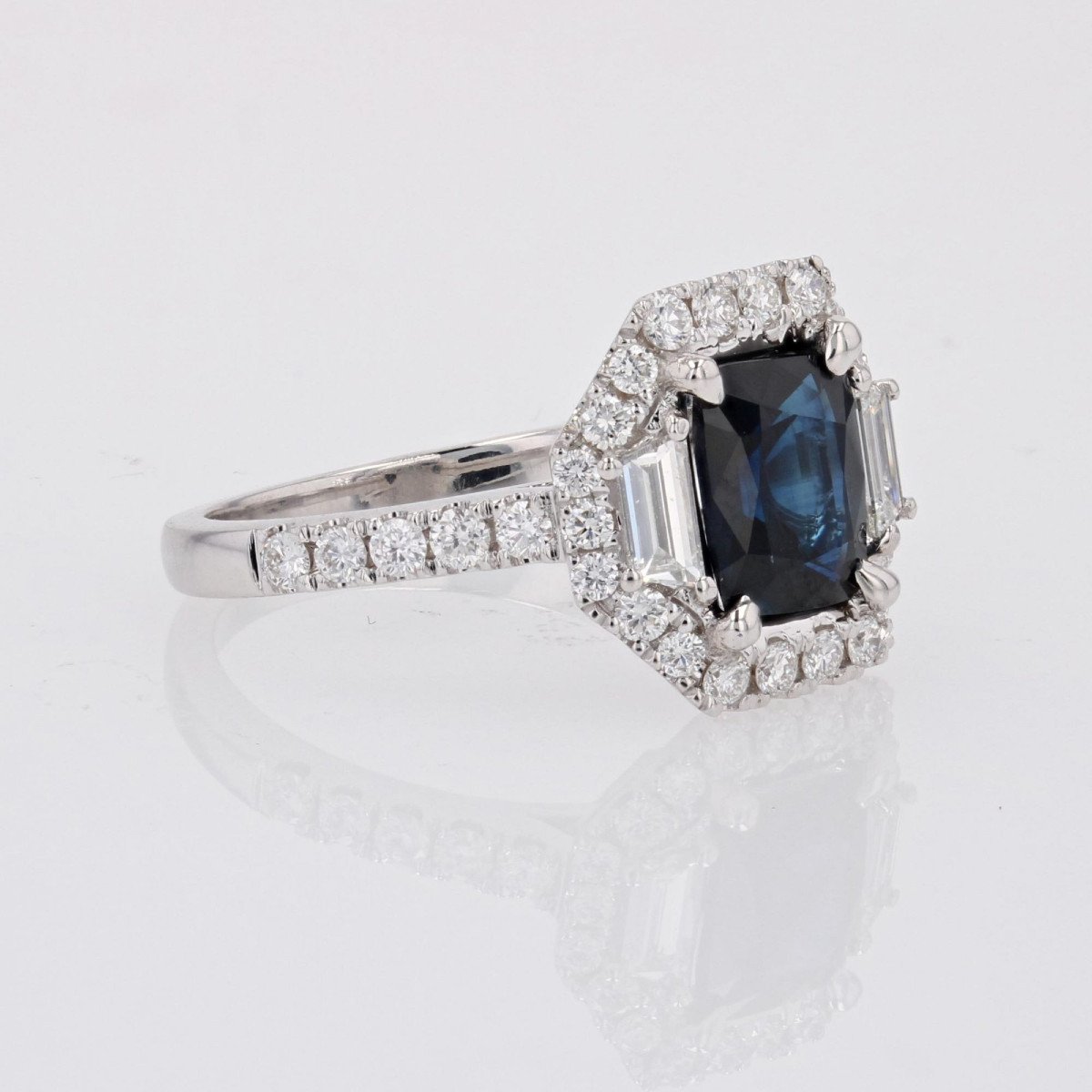 Diamond And Intense Blue Sapphire Ring-photo-4