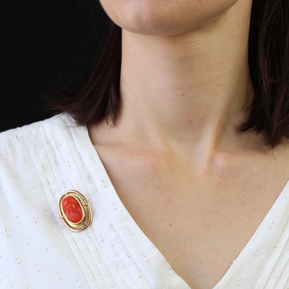 Old Coral Cameo Brooch In Gold-photo-2