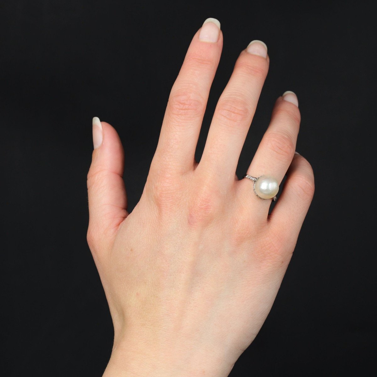 Mabé Pearl And Diamond Ring In Platinum-photo-4