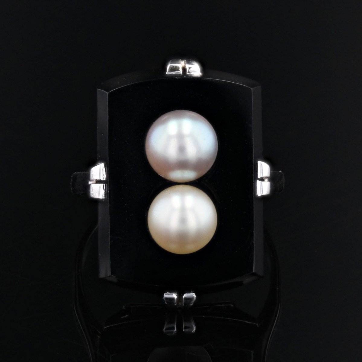 Onyx Ring And Its Gray And Gold Cultured Pearls-photo-1