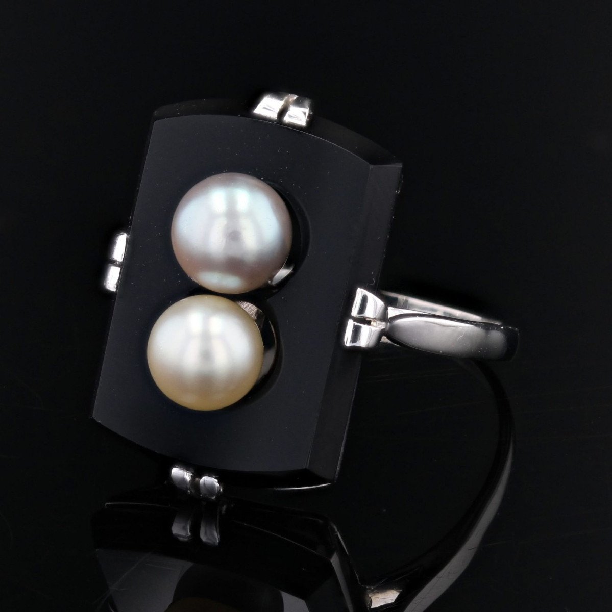 Onyx Ring And Its Gray And Gold Cultured Pearls-photo-3