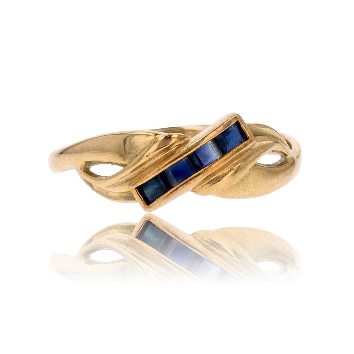 Yellow Gold Ring With Calibrated Sapphires