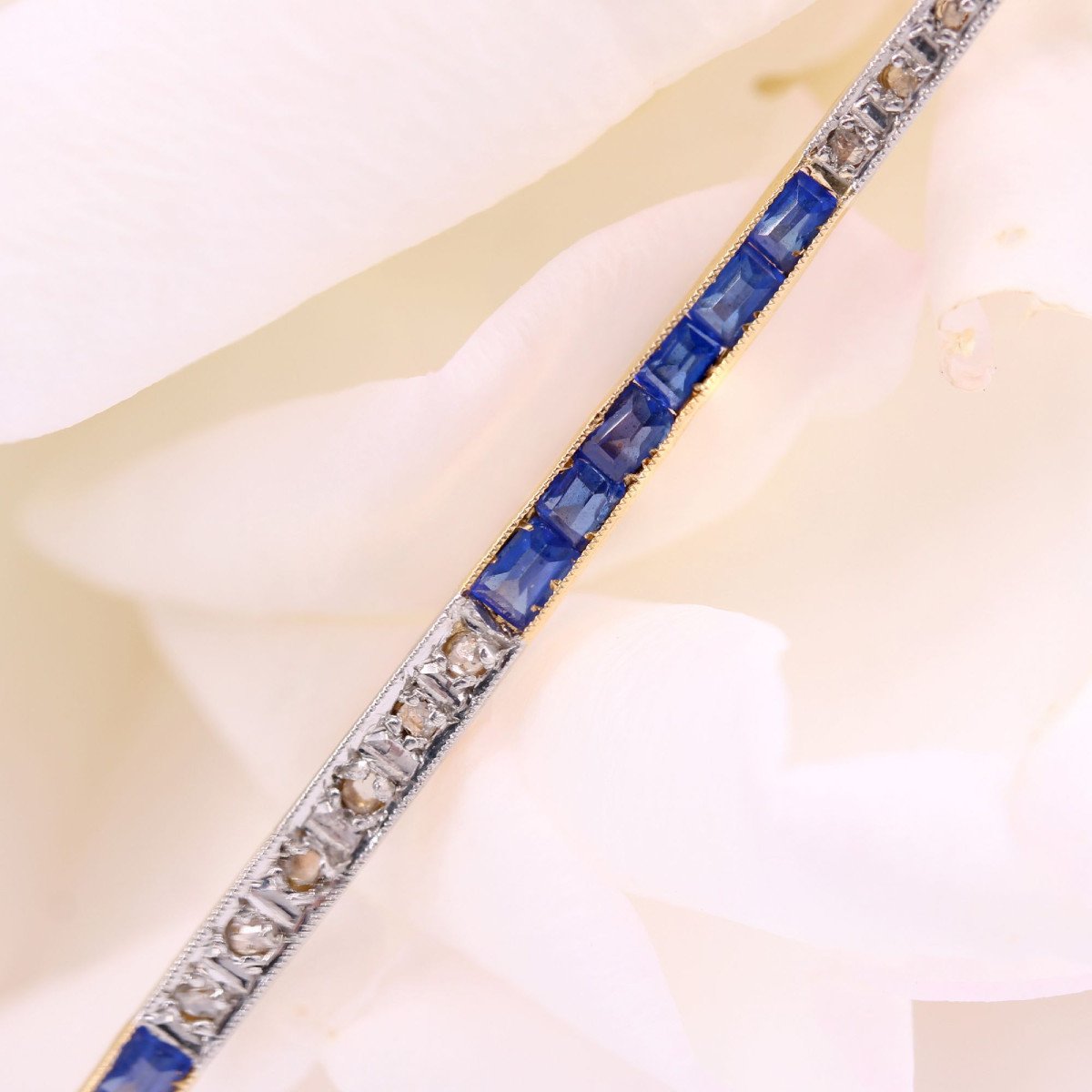 Art Deco Barrette Brooch With Calibrated Diamonds And Sapphires-photo-3