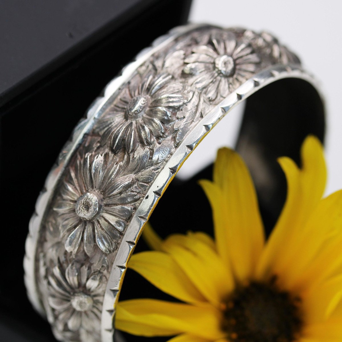 Silver Bangle Bracelet With Flower Engravings-photo-4