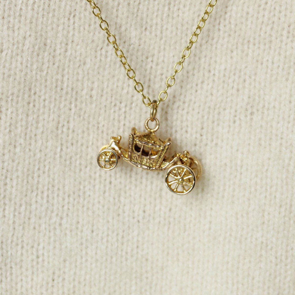 Yellow Gold Carriage Charm-photo-3