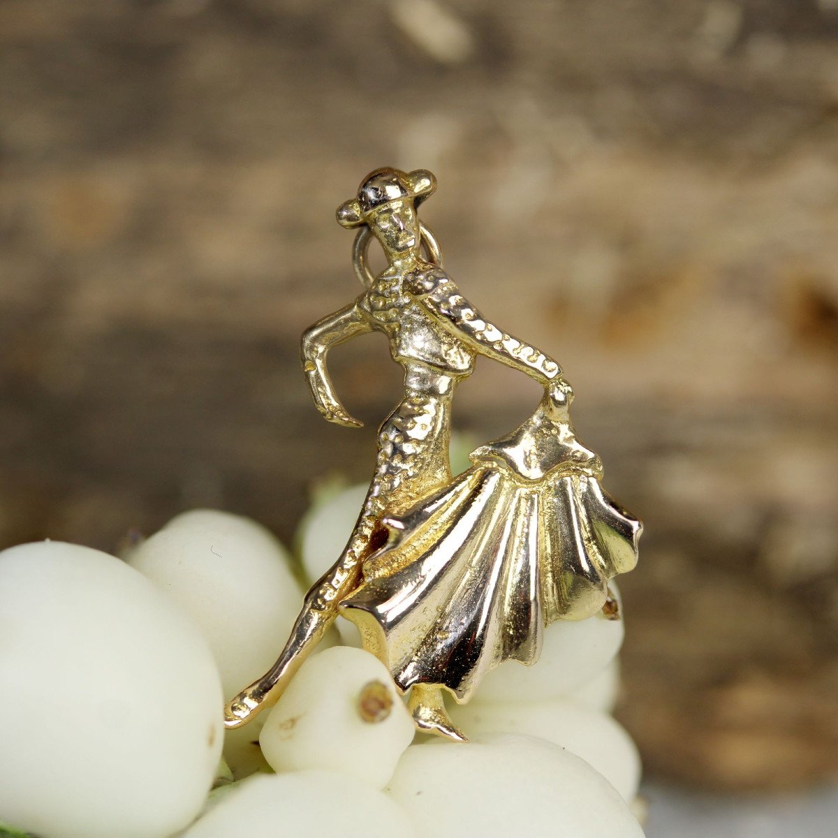 Torero Matador Yellow Gold Charm Pendant-photo-3