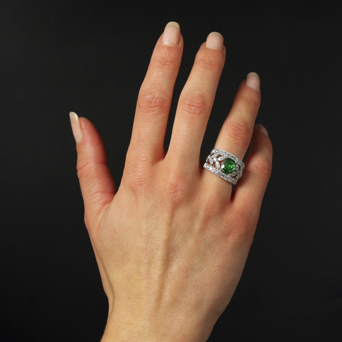 Tsavorite Garnet And Diamond Band Ring-photo-4