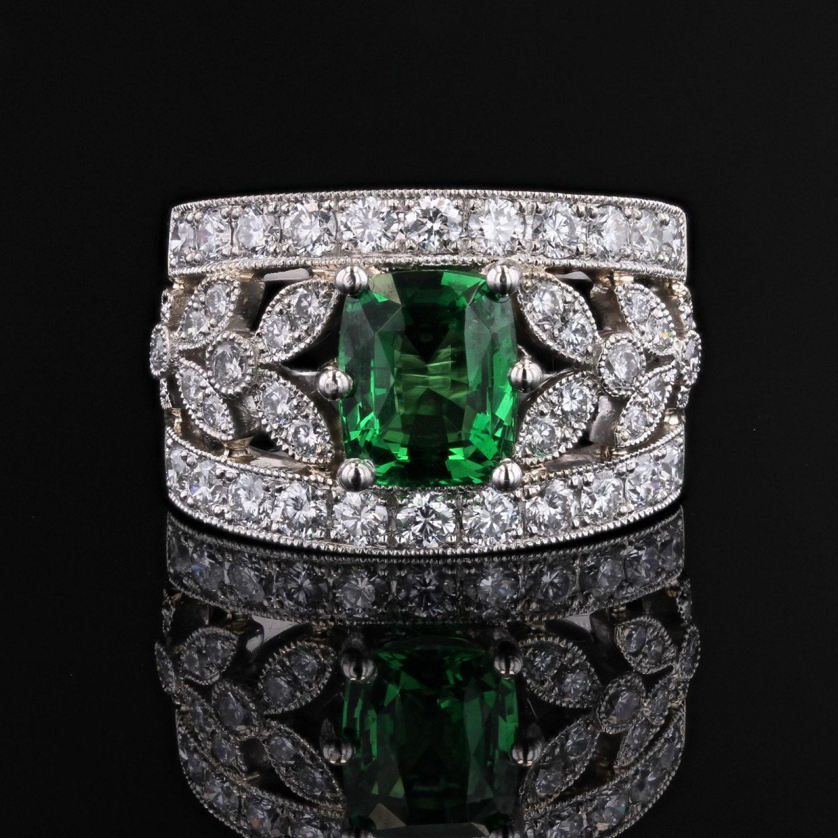 Tsavorite Garnet And Diamond Band Ring-photo-1