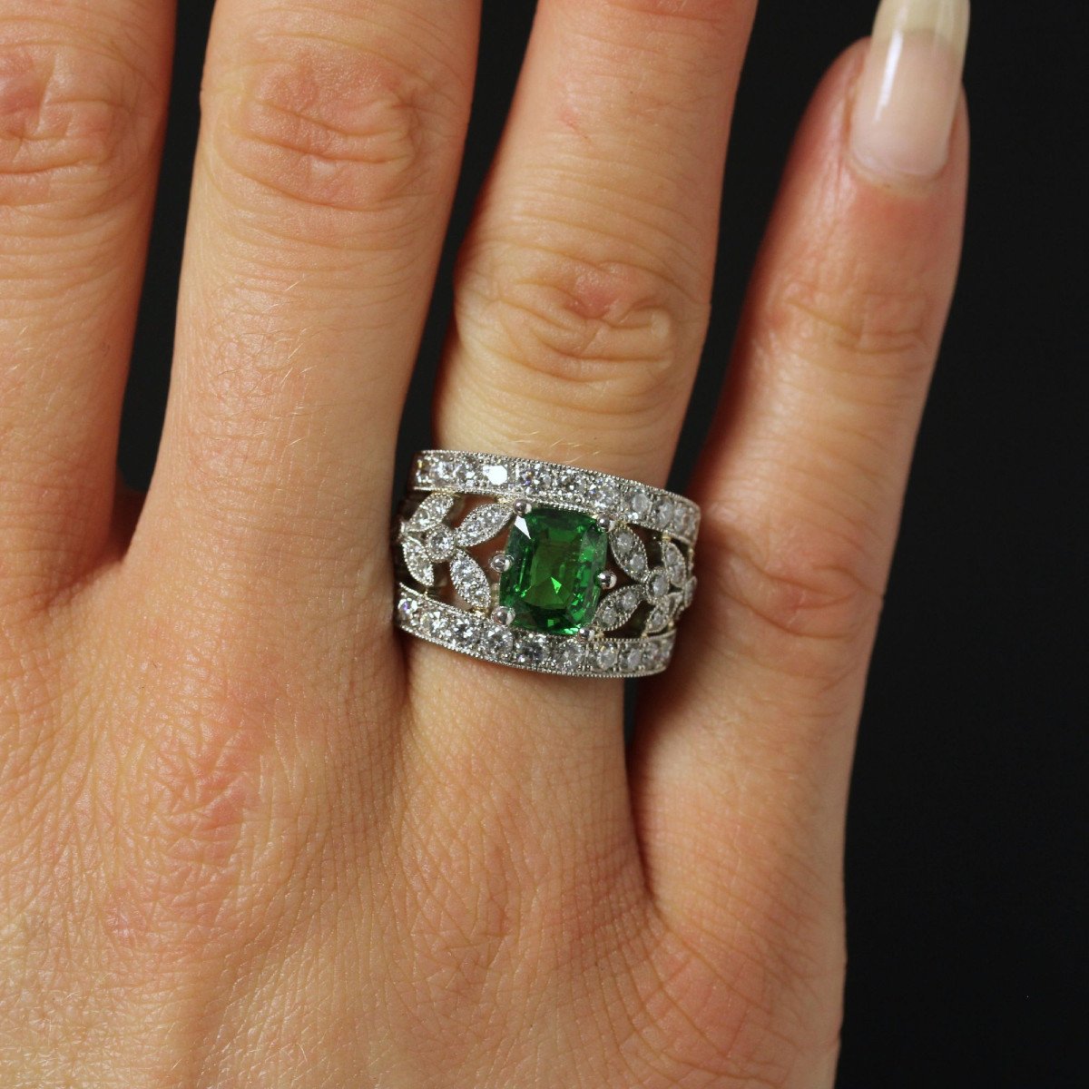 Tsavorite Garnet And Diamond Band Ring-photo-2