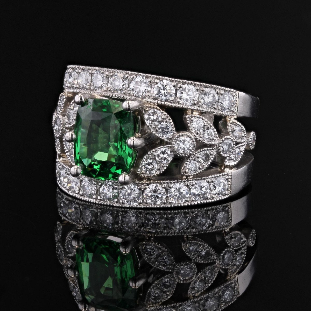 Tsavorite Garnet And Diamond Band Ring-photo-3