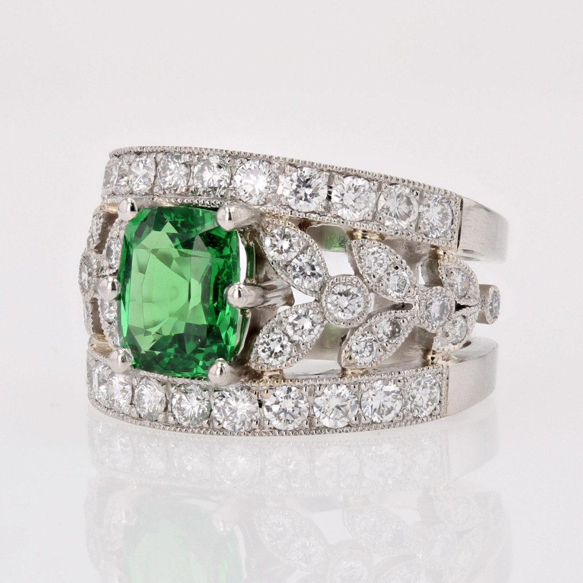 Tsavorite Garnet And Diamond Band Ring-photo-4