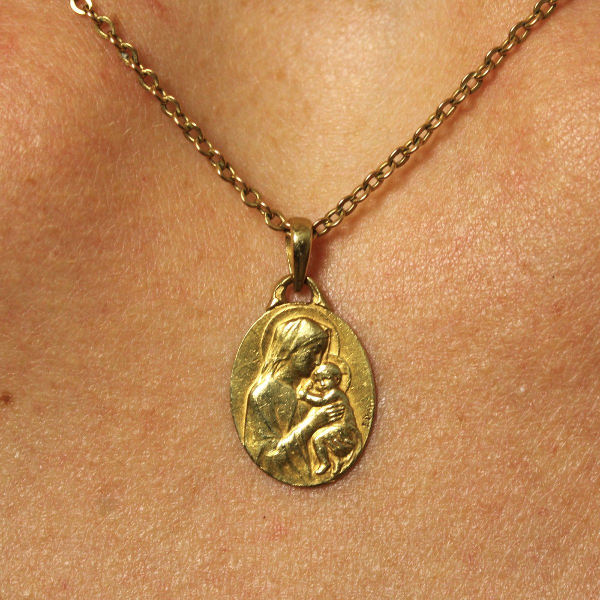 Antique Yellow Gold Medal Virgin And Child Signed Dropsy-photo-3