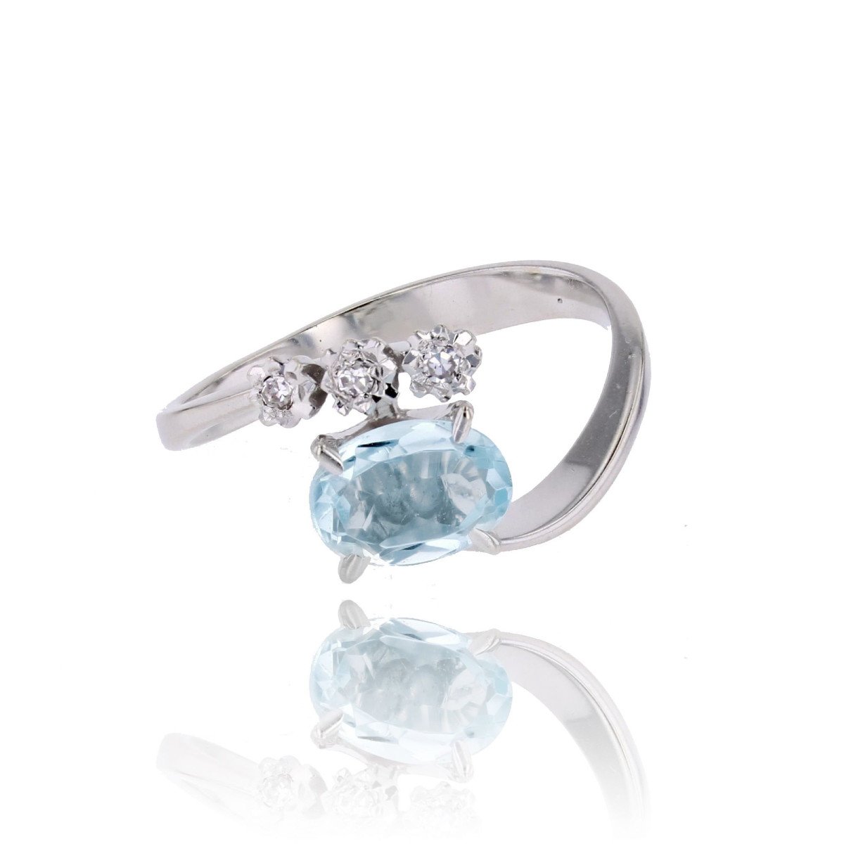 Vintage Aquamarine And Diamond Ring