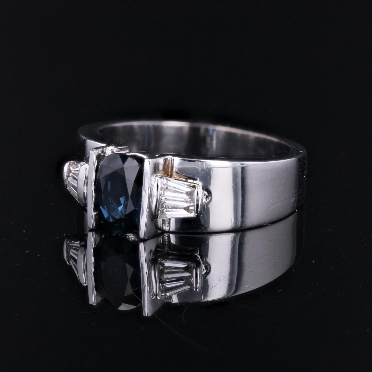 Sapphire Diamond Trapeze Ring White Gold-photo-3