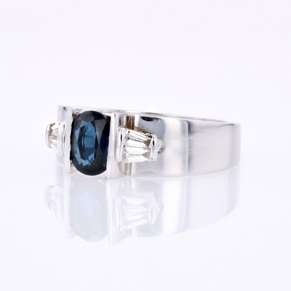 Sapphire Diamond Trapeze Ring White Gold-photo-4