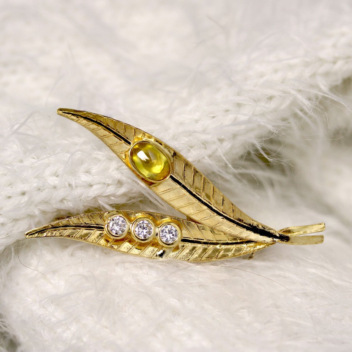 Double Leaf Gold Brooch-photo-3