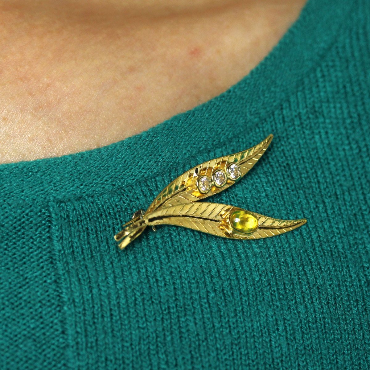 Double Leaf Gold Brooch-photo-2