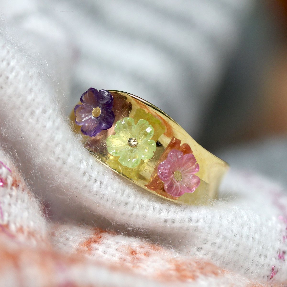 Bague Or Et Ses Fleurs En Pierres Fines-photo-4