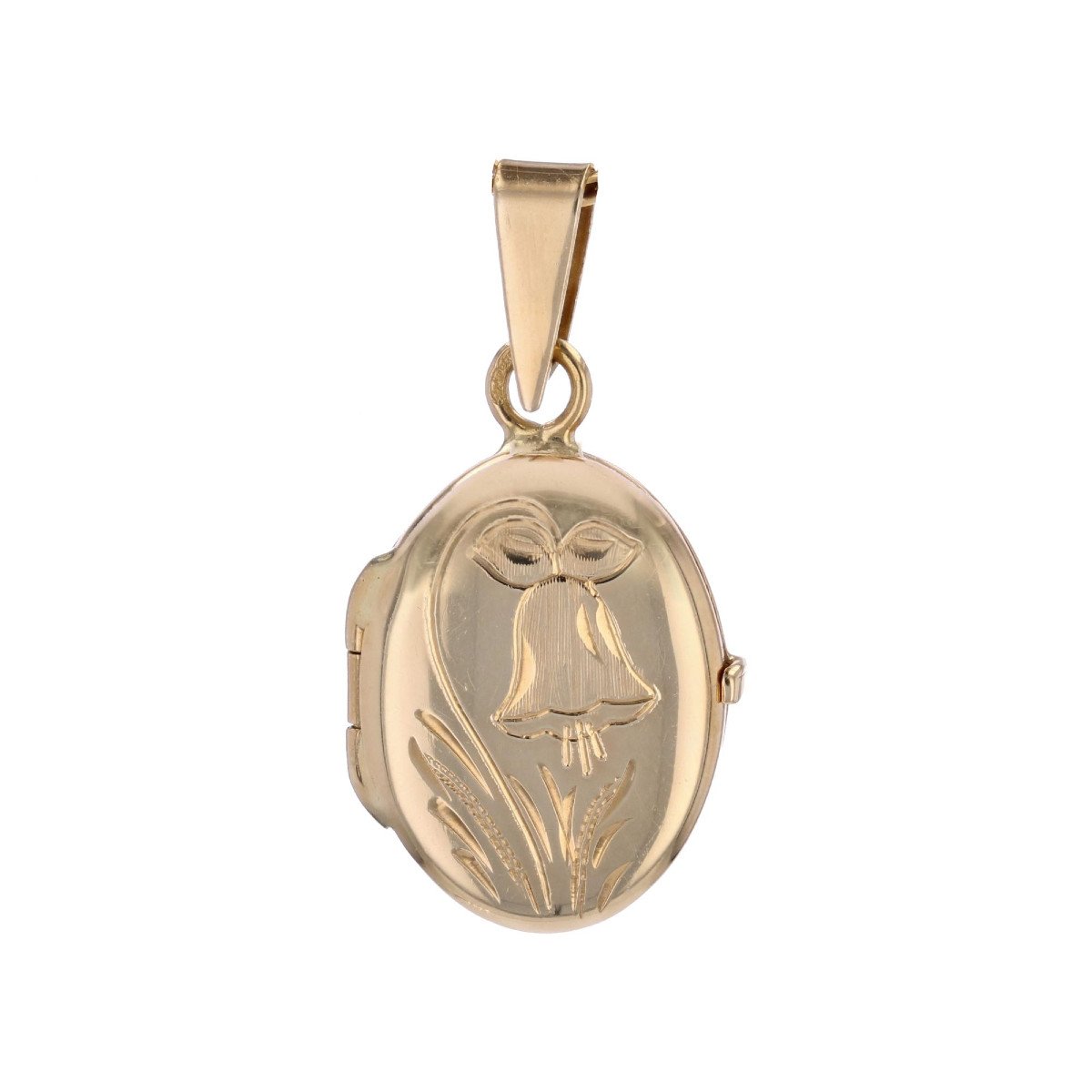 Oval Medallion In Chiseled Yellow Gold