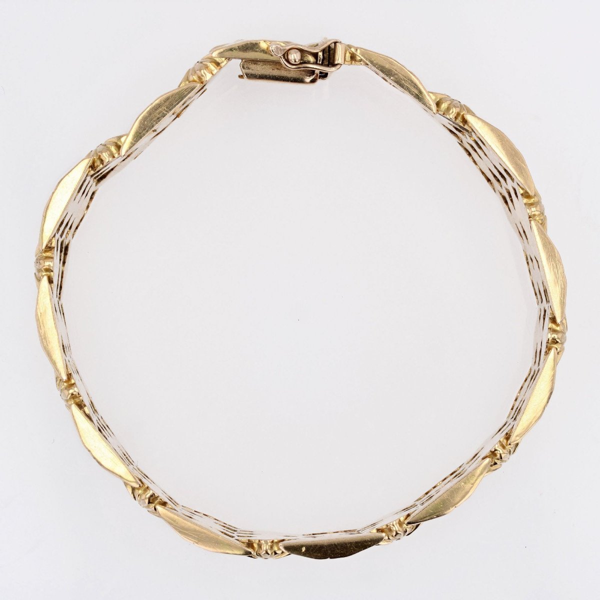 Vintage Yellow Gold Bracelet With Flower Decor-photo-4