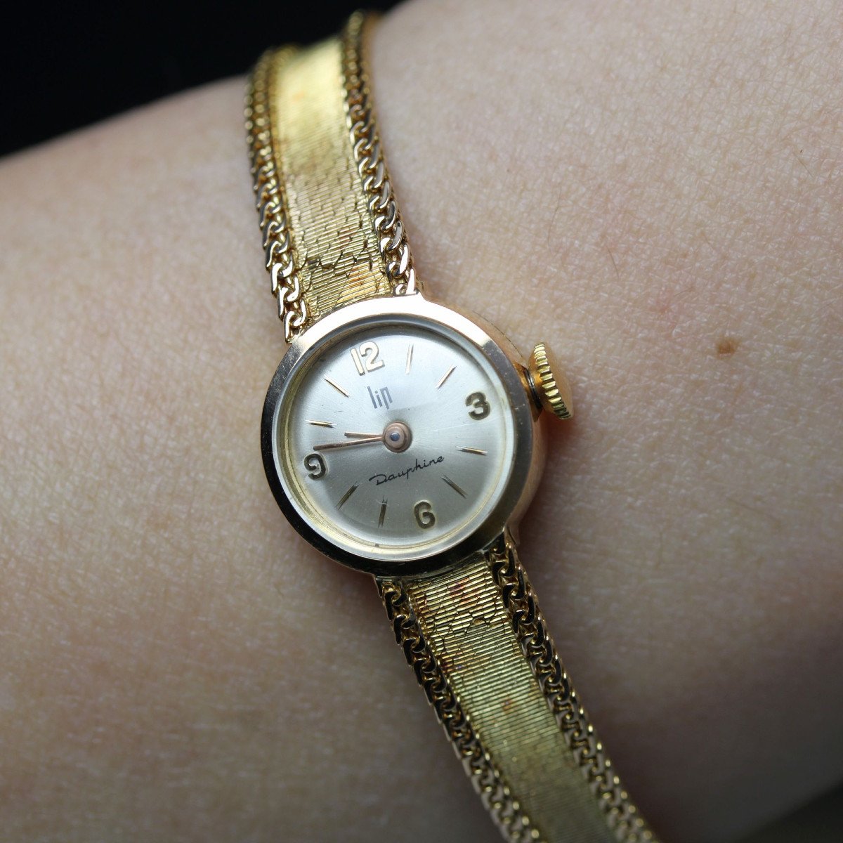 Lady's Yellow Gold Lip Watch-photo-2