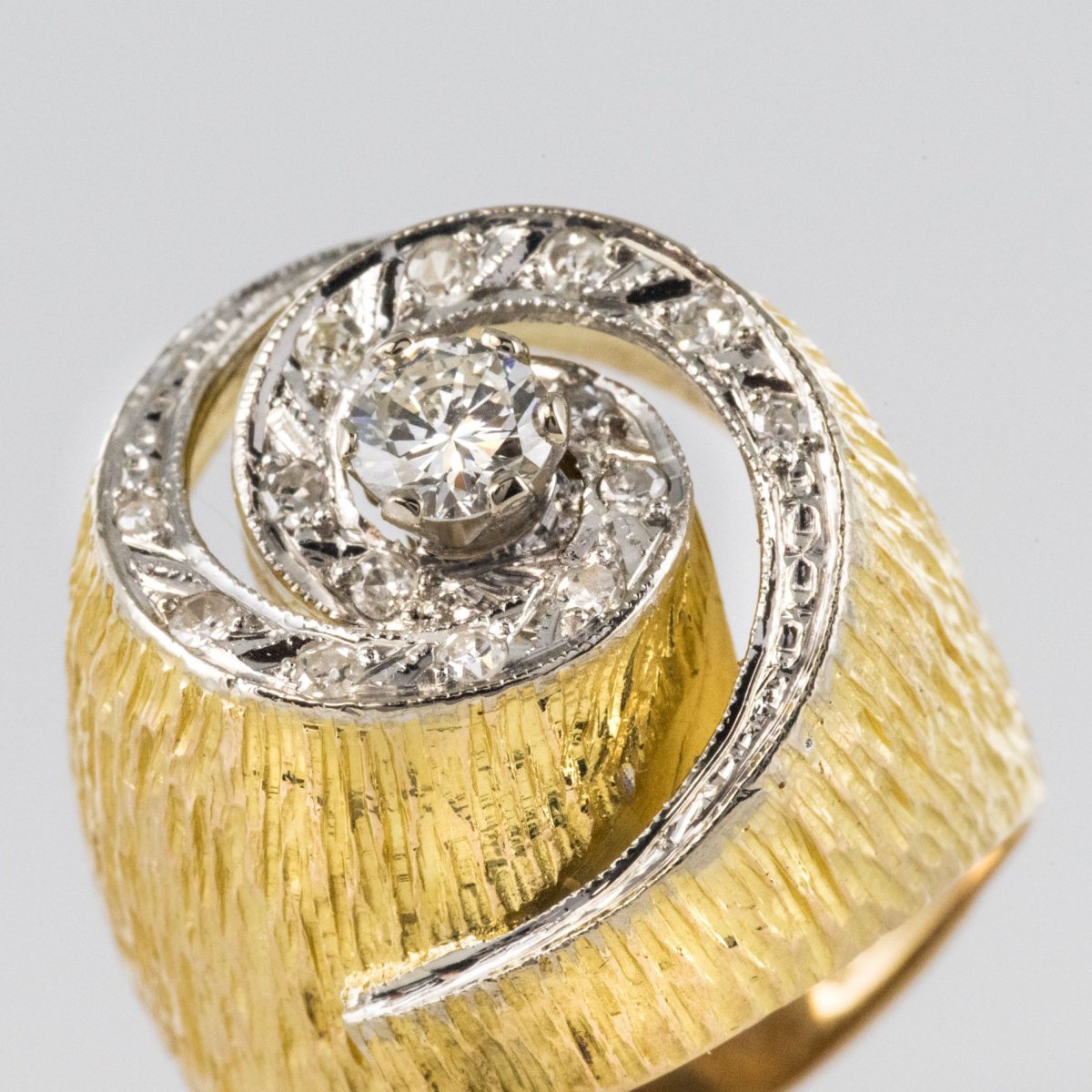 Vintage Diamond Tourbillon Ring-photo-3