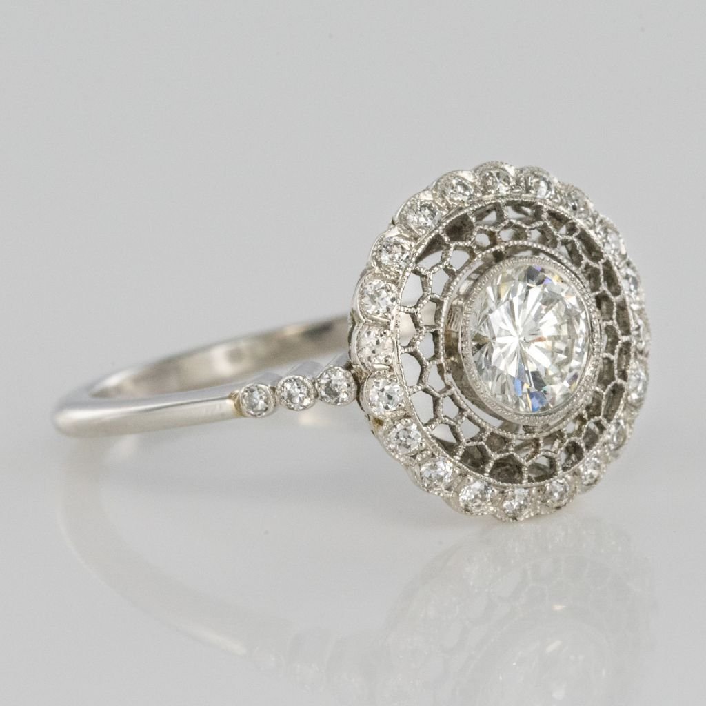 Bague Ronde Dentelle De Platine Et Diamants-photo-3