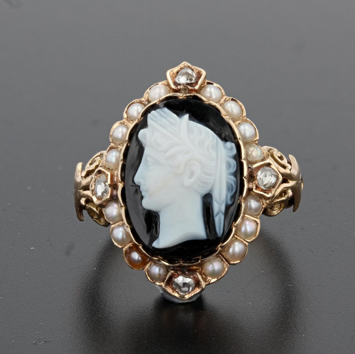 Old Cameo Set On Onyx Fine Pearls And Diamonds-photo-1