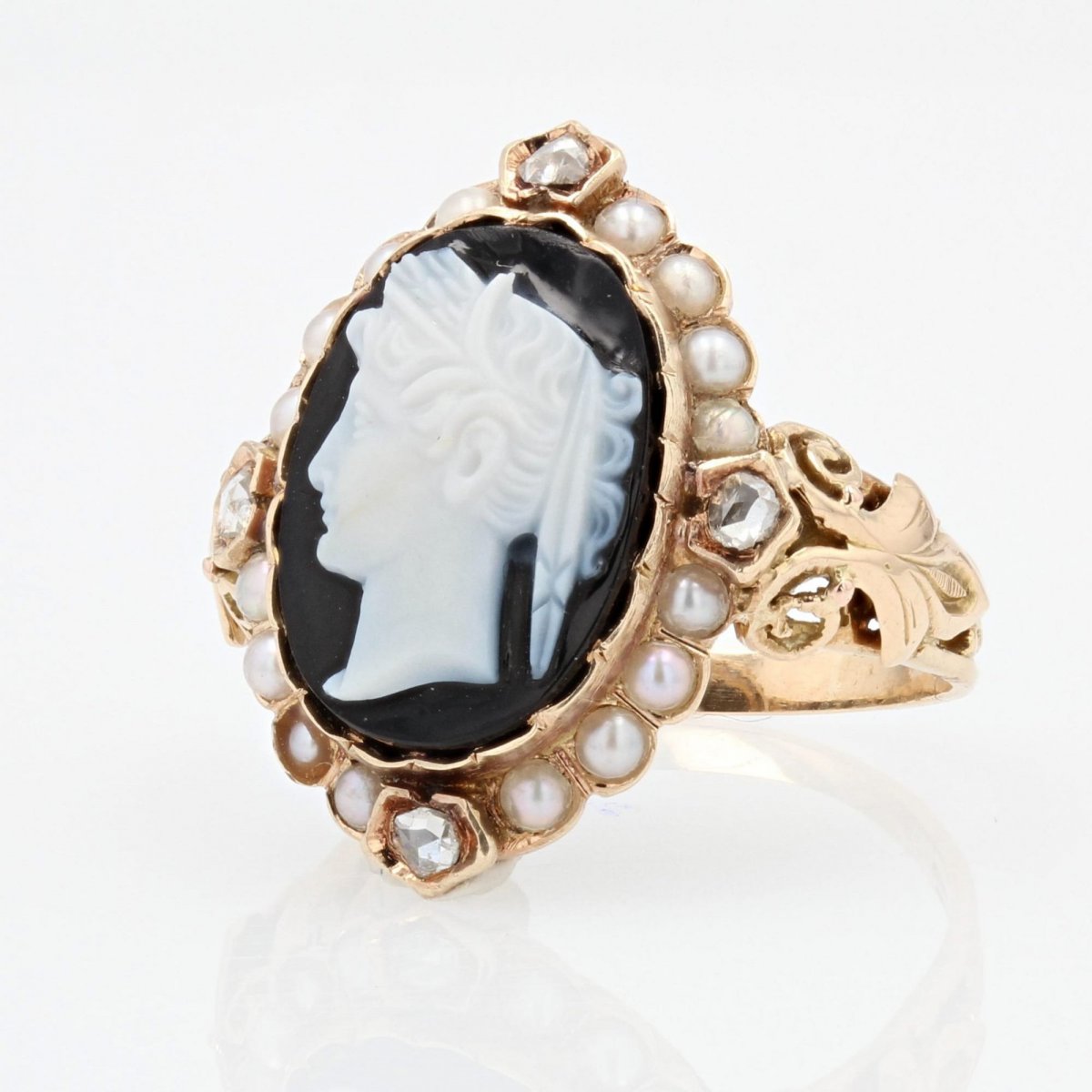 Old Cameo Set On Onyx Fine Pearls And Diamonds-photo-3